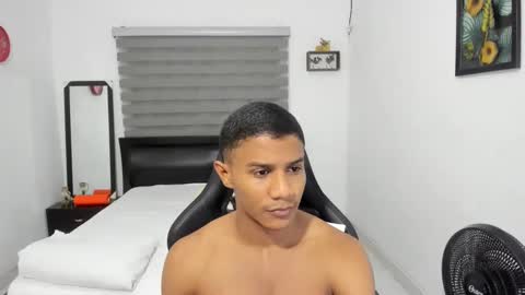 Ethan  online show from November 16, 2025, 10:59 pm