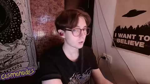 Snapshot of cosmonudes chatting on November 16, 2025, 9:09 pm Barry online show from November 16, 2025, 9:09 pm