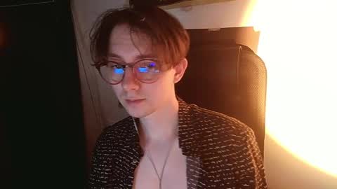 Snapshot of cosmonudes chatting on April 18, 2026, 7:58 pm Barry online show from April 18, 2026, 7:58 pm