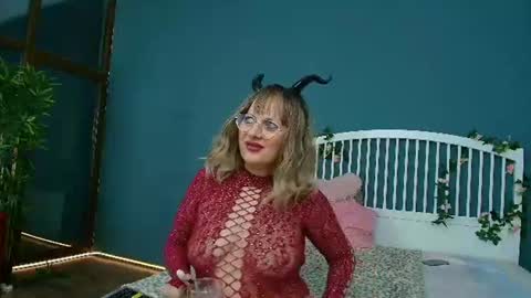 Snapshot of cougarmilf_ chatting on June 14, 2026, 8:00 pm cougarmilf_ online show from June 14, 2026, 8:00 pm