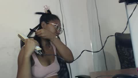 couple_hot0240129 online show from February 13, 2026, 7:21 pm