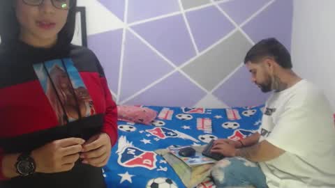 couple_hot069 online show from February 9, 2026, 5:00 am