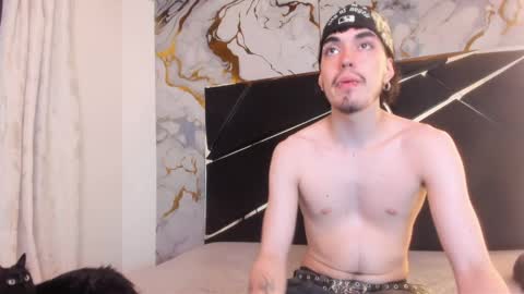 couple_in_heat_ online show from March 28, 2026, 7:46 pm