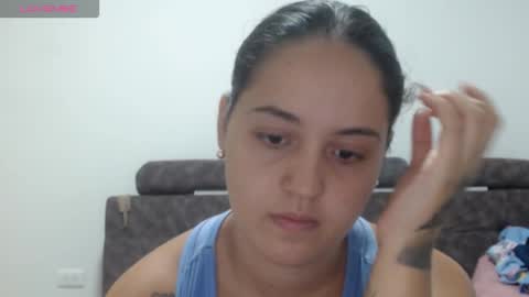  ALEJANDRO Y EMILY  online show from February 12, 2026, 11:33 pm