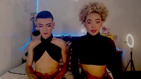 Snapshot of couple_sweet1016 chatting on September 15, 2025, 11:05 pm ALEXA KIM online show from September 15, 2025, 11:05 pm