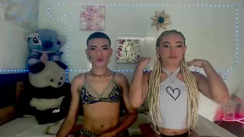 Snapshot of couple_sweet1016 chatting on September 19, 2025, 1:18 am ALEXA KIM online show from September 19, 2025, 1:18 am