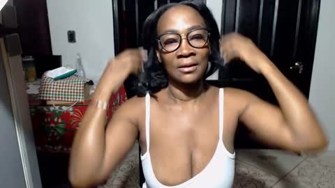 Snapshot of couplehot4uxx chatting on December 31, 2024, 1:52 pm luckyalysonXXX online show from December 31, 2024, 1:52 pm