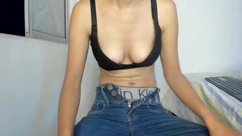 Marce  Online 1pm - 7pm gmt-5 online show from December 19, 2025, 1:23 am