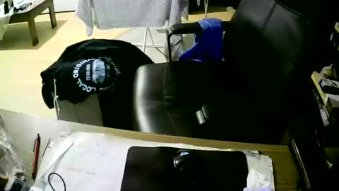 Snapshot of coyote017 chatting on January 23, 2025, 3:32 pm coyote017 online show from January 23, 2025, 3:32 pm