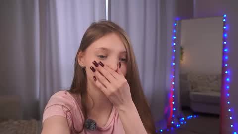 Snapshot of cozy_as_home chatting on March 3, 2026, 8:20 am Lina online show from March 3, 2026, 8:20 am