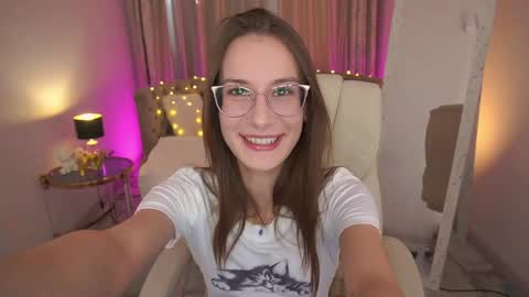 cozymell online show from June 5, 2026, 1:17 pm