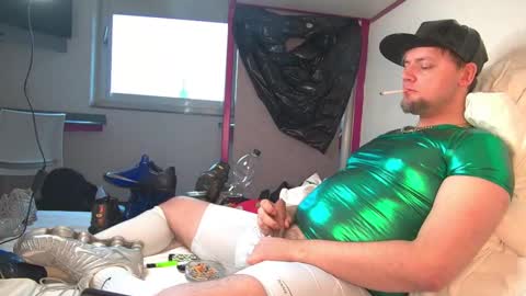 Snapshot of cravingboy chatting on January 24, 2025, 1:25 pm robin online show from January 24, 2025, 1:25 pm