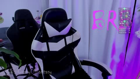 Snapshot of crazy01fantasy chatting on January 4, 2025, 8:28 am Laura online show from January 4, 2025, 8:28 am