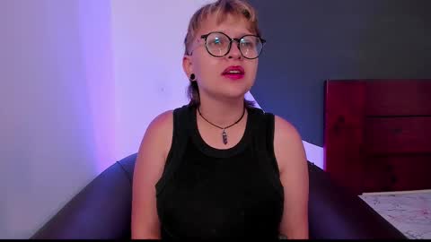 Snapshot of crazy_cakes_ chatting on February 24, 2025, 2:40 am Lexie Rose online show from February 24, 2025, 2:40 am