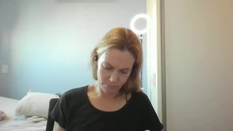 Anny online show from April 15, 2026, 10:55 am