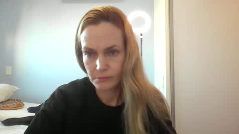 Snapshot of crazyanny chatting on June 5, 2026, 10:43 am Anny online show from June 5, 2026, 10:43 am