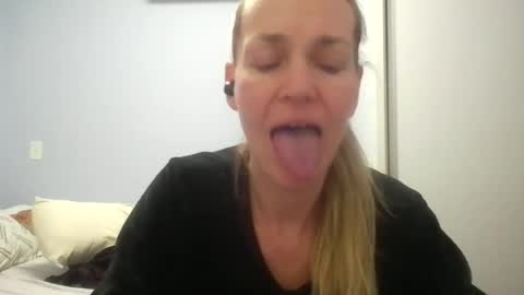 Snapshot of crazyanny chatting on June 23, 2026, 12:30 am Anny online show from June 23, 2026, 12:30 am
