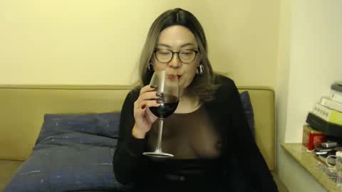 Kelly   online show from January 6, 2025, 5:38 pm