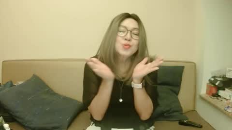 Kelly   online show from October 3, 2025, 6:05 pm