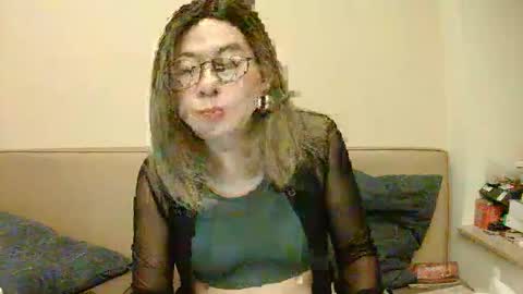 Kelly   online show from October 19, 2025, 3:34 pm