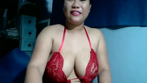 crazylady32 online show from August 3, 2026, 7:28 pm