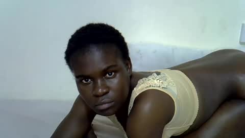 creamy_petite11 online show from June 17, 2026, 10:06 am