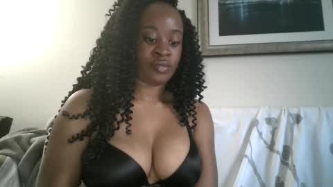 Snapshot of creamycherrypop chatting on February 22, 2025, 11:35 pm FREE online show from February 22, 2025, 11:35 pm