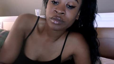 Snapshot of creamycherrypop chatting on October 26, 2025, 8:42 am FREE online show from October 26, 2025, 8:42 am