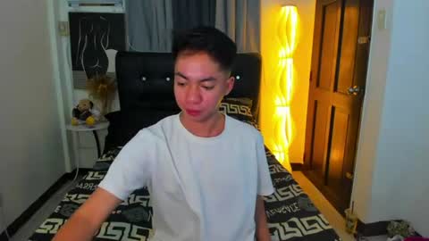 Snapshot of creamycummatthew chatting on June 27, 2026, 2:27 am MATT online show from June 27, 2026, 2:27 am