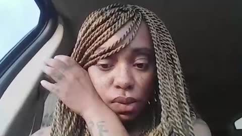 Snapshot of creamyexotica chatting on October 16, 2025, 1:23 pm CreamyExotica online show from October 16, 2025, 1:23 pm