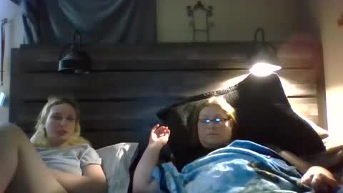 Snapshot of creamymadona chatting on February 6, 2026, 12:37 am Heather online show from February 6, 2026, 12:37 am