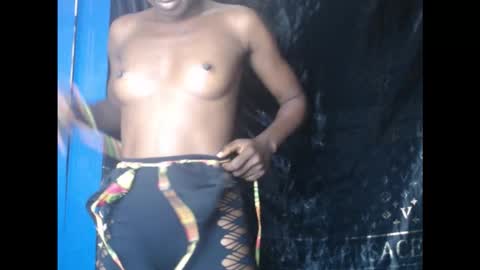 Snapshot of creamyxsugar chatting on September 26, 2025, 5:28 pm creamyxsugar online show from September 26, 2025, 5:28 pm