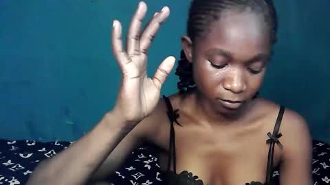 Snapshot of creamyxsugar chatting on October 31, 2025, 2:40 pm creamyxsugar online show from October 31, 2025, 2:40 pm