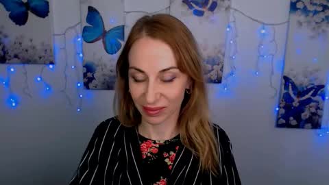 Snapshot of create_your_own_sun chatting on September 12, 2025, 2:39 pm Lera online show from September 12, 2025, 2:39 pm