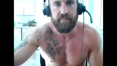 Snapshot of creatureofbeauty chatting on April 21, 2026, 5:17 pm creatureofbeauty online show from April 21, 2026, 5:17 pm