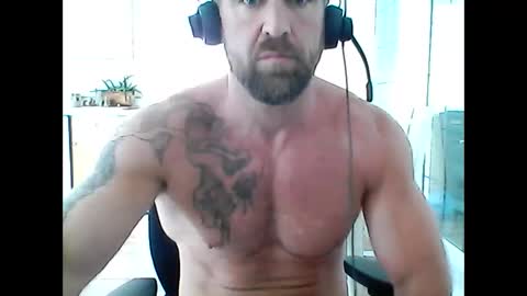 Snapshot of creatureofbeauty chatting on April 29, 2026, 7:20 pm creatureofbeauty online show from April 29, 2026, 7:20 pm
