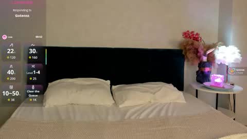 Snapshot of creepy_kittyy chatting on November 13, 2025, 2:32 am Kitty online show from November 13, 2025, 2:32 am