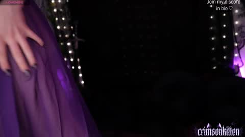 Snapshot of crimsonkitten chatting on October 14, 2025, 4:35 am Crimson Kitten online show from October 14, 2025, 4:35 am