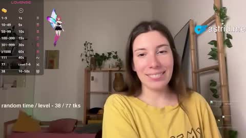 Snapshot of cringebutcute chatting on November 11, 2025, 4:29 pm Astrid online show from November 11, 2025, 4:29 pm