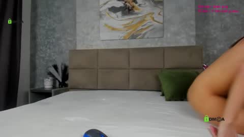 Snapshot of cris__alex__ chatting on February 19, 2025, 8:10 pm Gold Couple online show from February 19, 2025, 8:10 pm