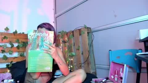 cris_dulce online show from February 6, 2026, 2:27 am