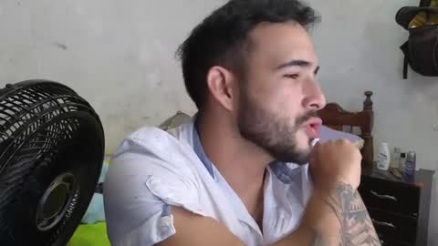 cris_simons online show from February 26, 2025, 5:31 am