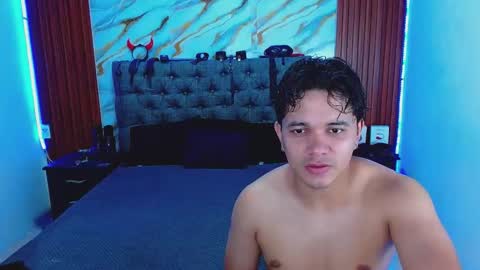 CRISANDMERY online show from May 10, 2026, 5:01 am
