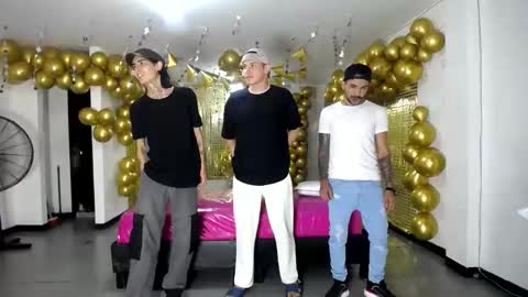 Snapshot of crismens chatting on January 7, 2025, 2:20 am crismens online show from January 7, 2025, 2:20 am