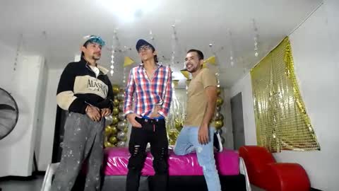 Snapshot of crismens chatting on February 7, 2025, 3:23 am crismens online show from February 7, 2025, 3:23 am