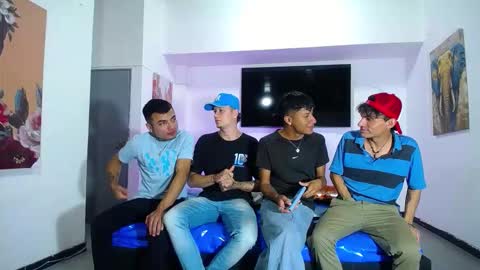 Snapshot of crismens chatting on September 18, 2025, 5:59 pm crismens online show from September 18, 2025, 5:59 pm