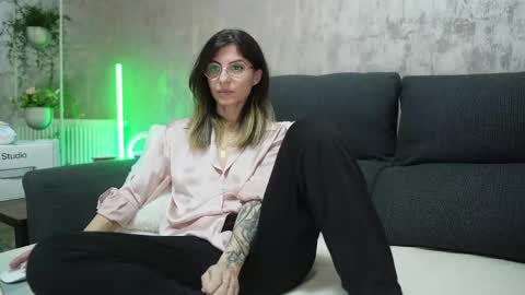 Snapshot of crissy_love chatting on February 8, 2025, 9:46 pm crissy_love online show from February 8, 2025, 9:46 pm