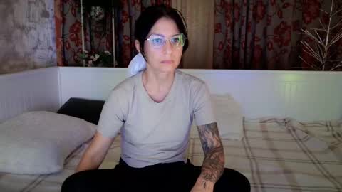 Snapshot of crissy_love chatting on September 20, 2025, 9:49 pm crissy_love online show from September 20, 2025, 9:49 pm