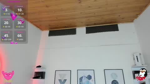 Snapshot of cristal__hot_1 chatting on March 7, 2025, 10:45 am Cristal online show from March 7, 2025, 10:45 am