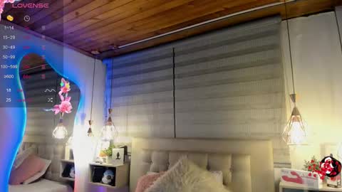 Snapshot of cristal__hot_1 chatting on September 30, 2025, 5:12 am Cristal online show from September 30, 2025, 5:12 am